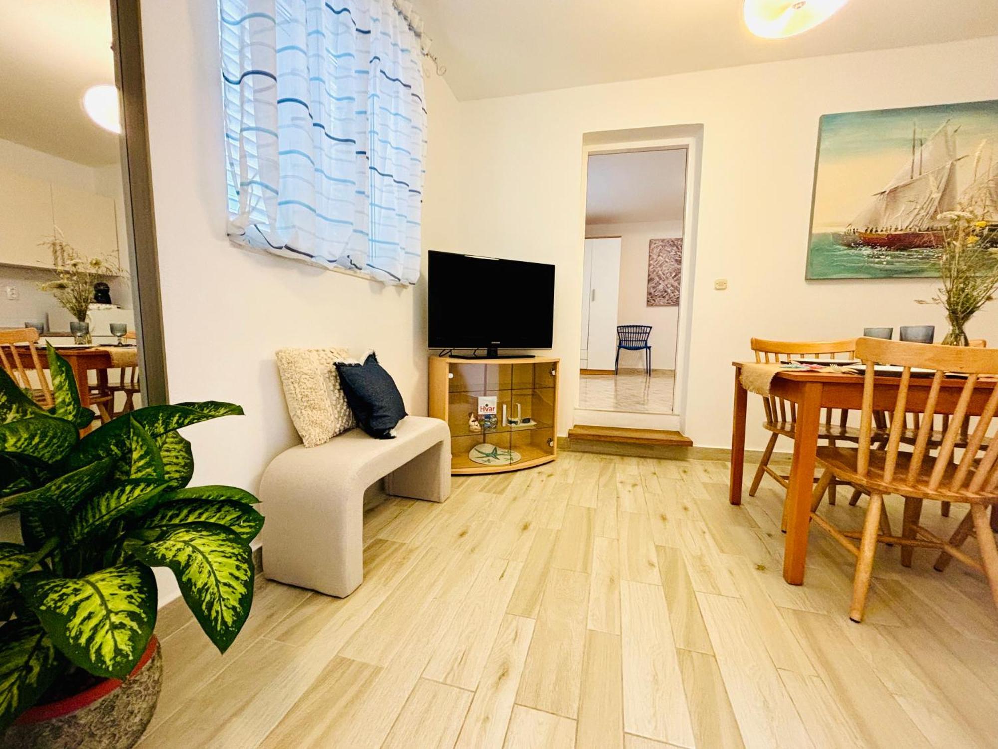 Apartment Sunny Elza 2 Hvar Town Exterior foto
